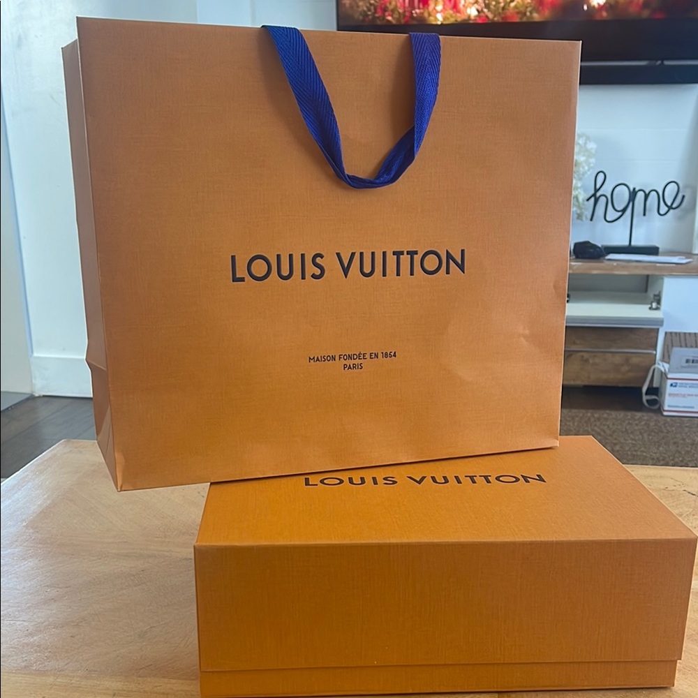 Louis Vuitton Orange Gift Set with Blue Handle